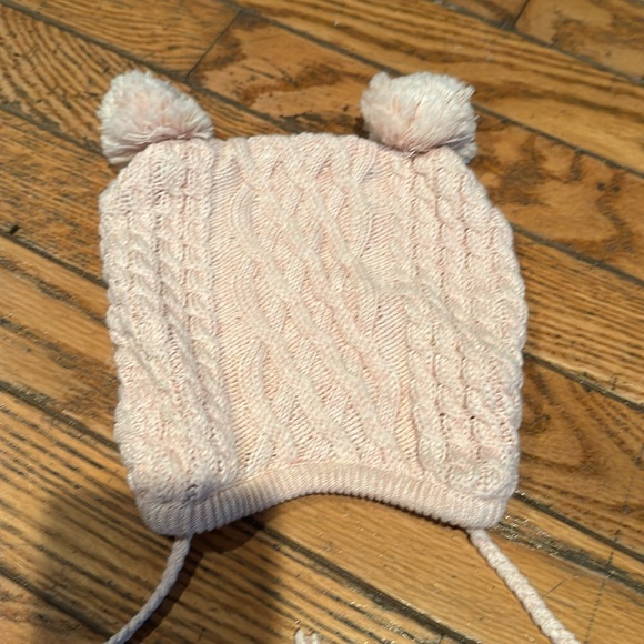 Egg by Susan Lazar Hat and Bootie set - Picture 3 of 6